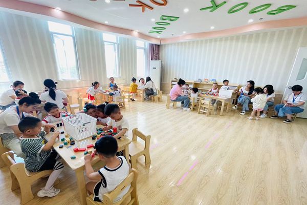 乘童年时光机，享“伴”日六一趴  ——宣城市第二幼儿园实验园区庆六一暨半日开放活动   