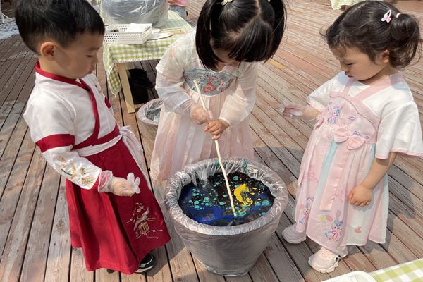 制“扇”之美，如“漆”而至 ——宣城市第二幼儿园实验园区绘本节特色活动小记