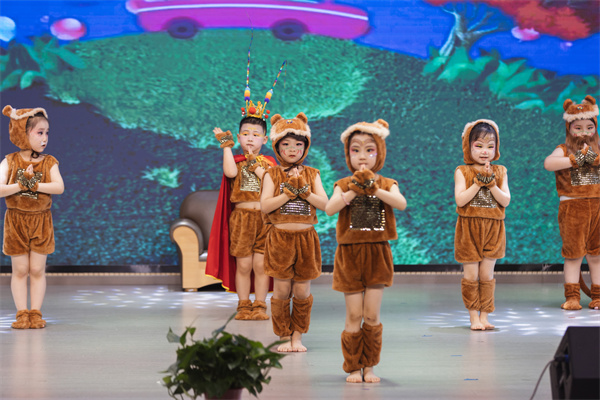 【童教育·幼儿在线】我们的想法 闪闪发光——宣城市第二幼儿园第八届绘本节闭幕式暨六一文艺汇演