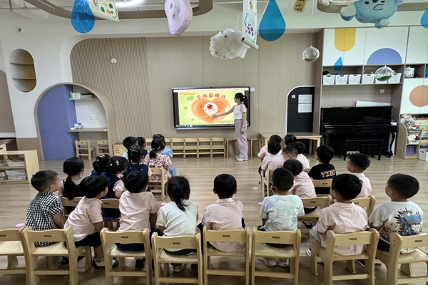 【童教育•幼儿在线】关注普遍的眼健康——宣城市第二幼儿园开展“全国爱眼日”主题活动