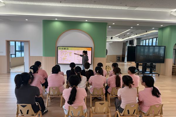 【童教育•园所快讯】嗨！让篮球在孩子们手中“玩”出精彩 ——宣城市第二幼儿园花样篮球特色课程教研纪实