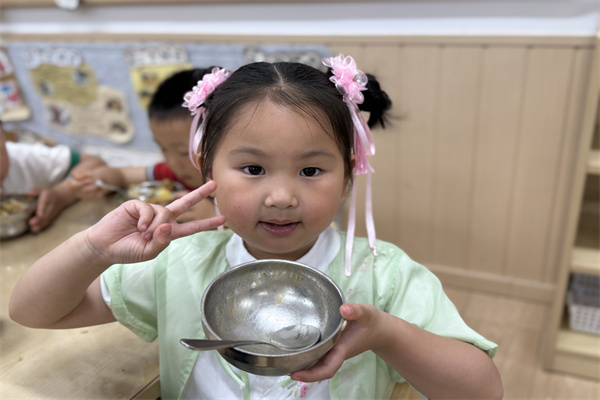 【童教育·幼儿在线】食以礼为先 餐以洁为荣  ——宣城市第二幼儿园开展文明餐厅评比活动   