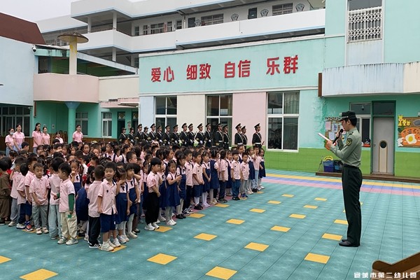 盛世华诞，为国庆生升旗仪式2_副本.jpg