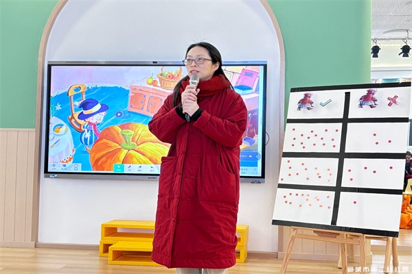 “语”润童心 以“言”促教          ——宣城市第二幼儿园开展优质课观摩活动