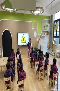 春风为伴，安全“童”行 ——市二幼开展“安全第一课”主题教育活动