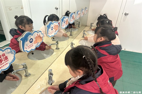 【童教育·幼儿在线】节约护水  “幼”在行动——宣城市第二幼儿园开展“世界水日”活动