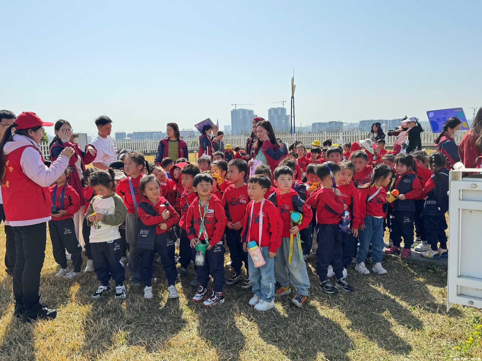 【童教育·幼儿在线】童赴春约，探访社区——宣城市第二幼儿园春游暨社区活动纪实